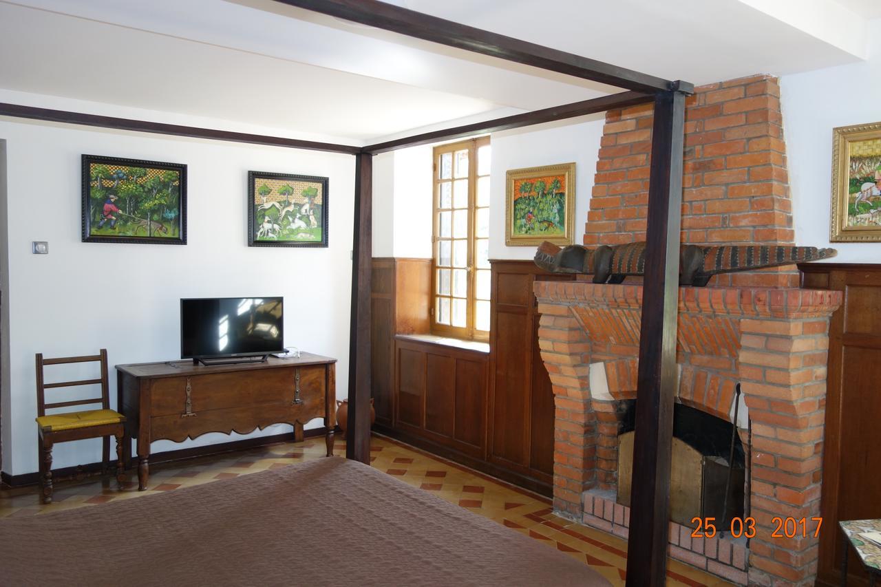 蒙特苏泽伊庄园住宿加早餐旅馆 Yvoy-le-Marron 外观 照片